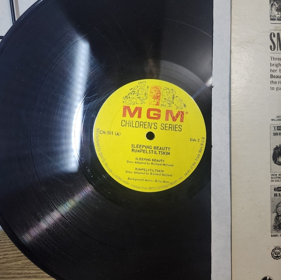 Snow White & The Seven Dwarfs Vinyl Record - Picture 4 of 4